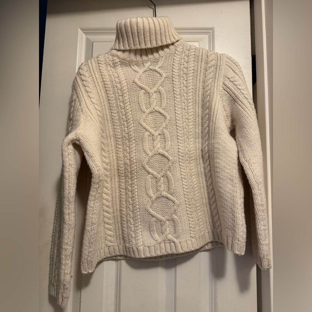 Elegant Cable Knit Turtleneck Sweater - Cream